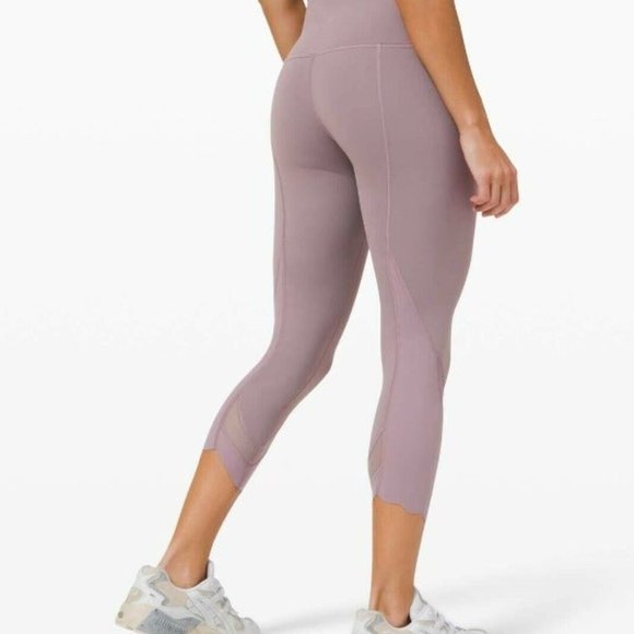 lululemon athletica Pants - Lululemon Wunder Under Crop Leggings